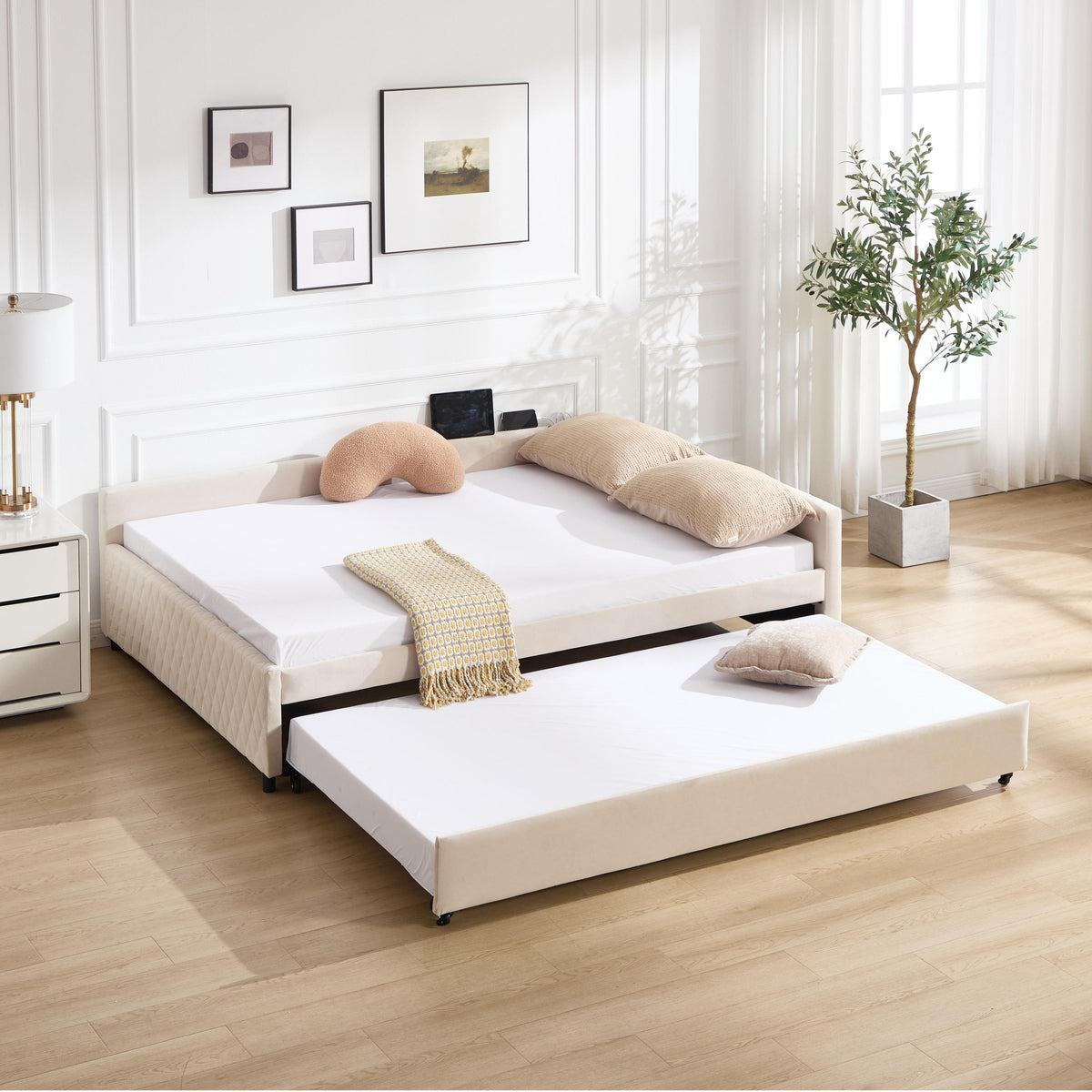 Hartland velvet daybed in beige