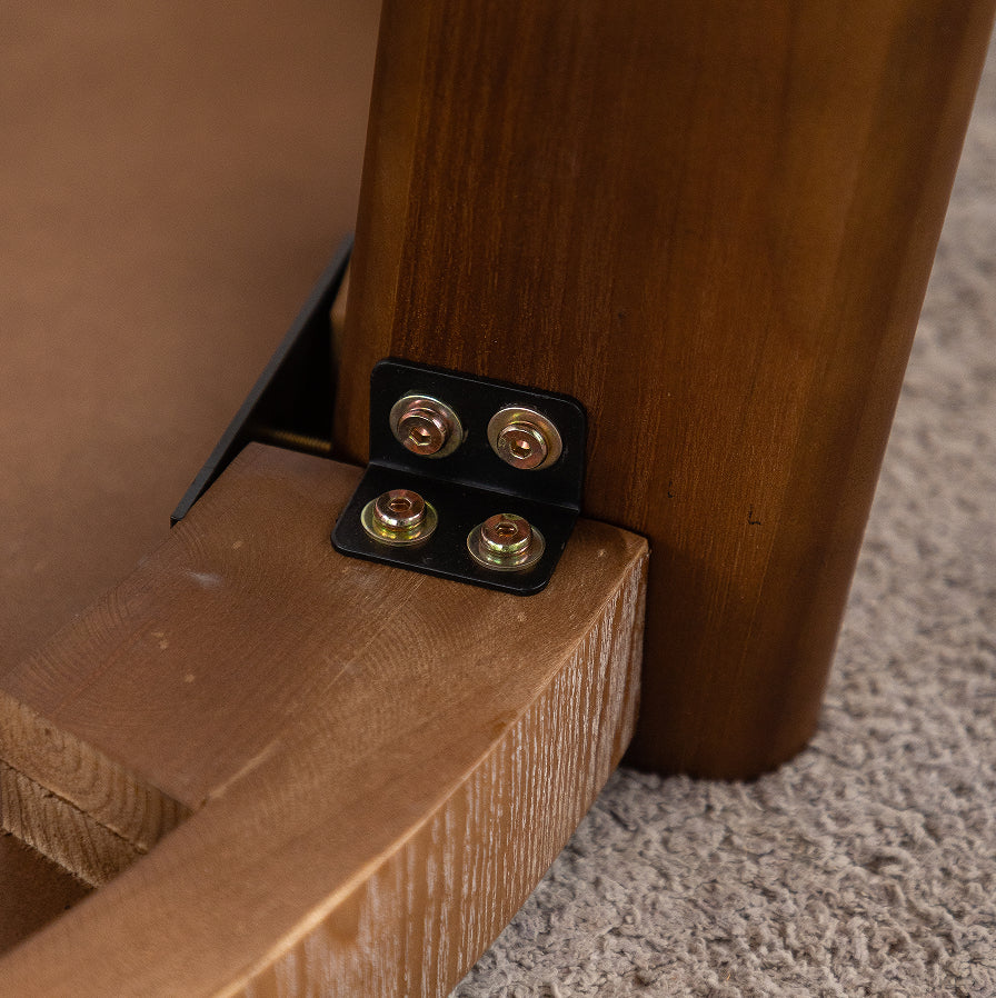 Perrin coffee table tapered leg detail