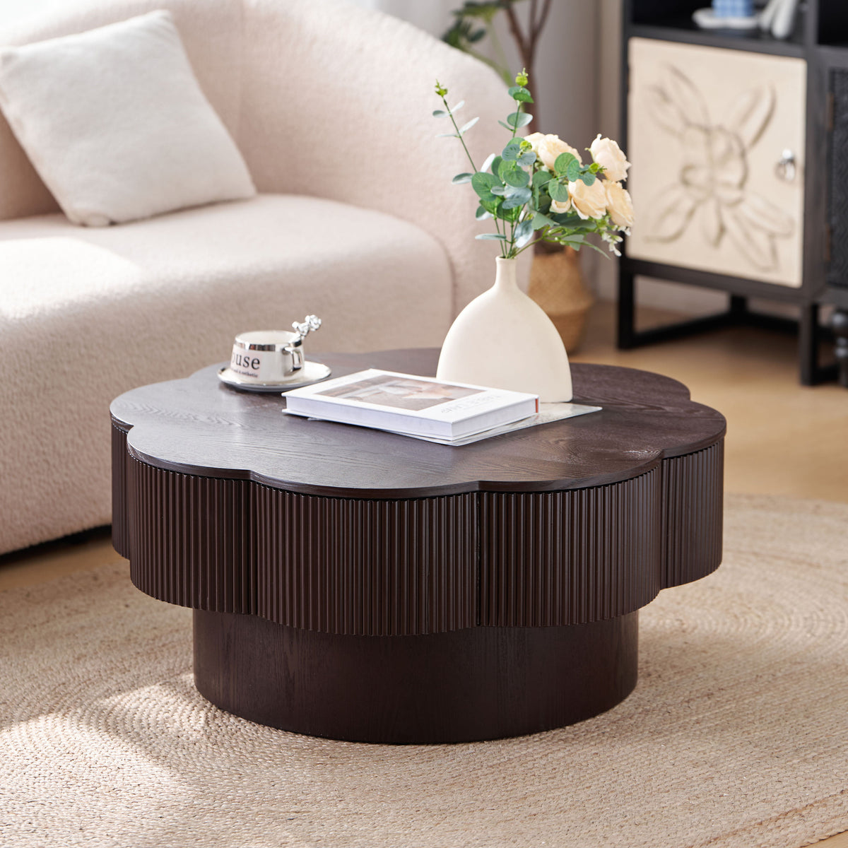 Calder coffee table in black