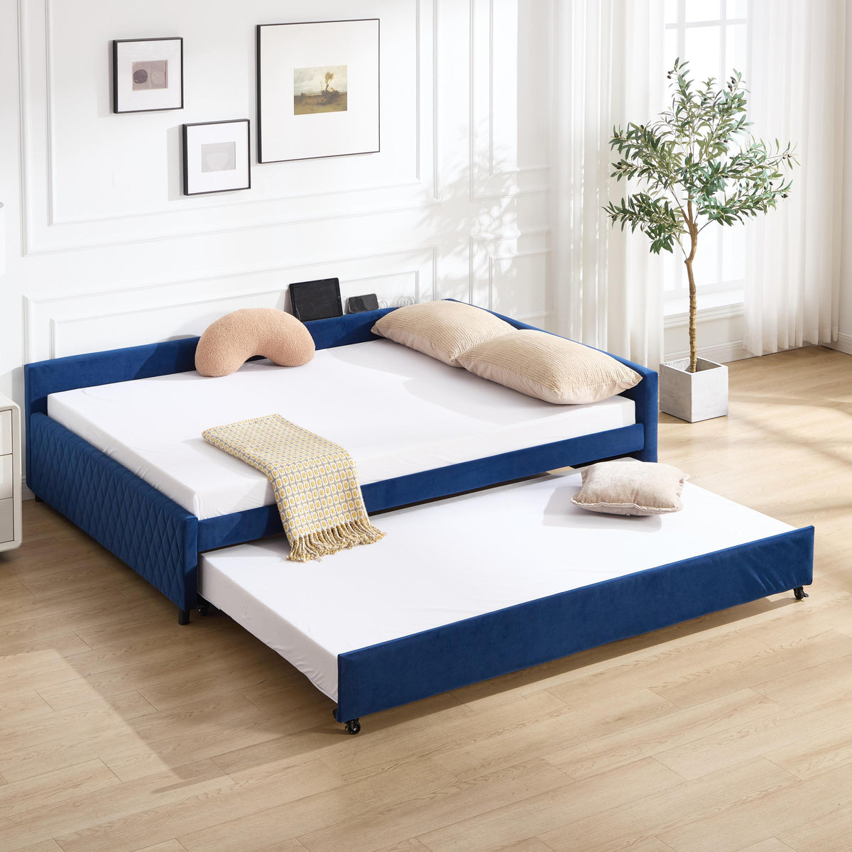 Hartland velvet daybed in navy