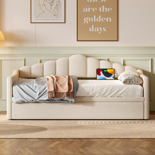 Lyndhurst daybed with the pull-out bed extended